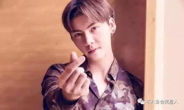 戴美瞳可以哭吗，戴美瞳可以哭吗美瞳不见了（近视眼的明星都是怎么拍戏的）
