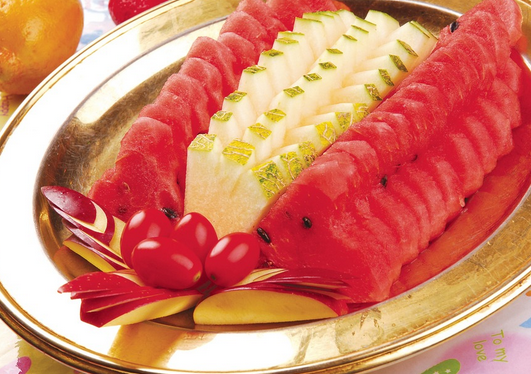 果盘摆盘花样图片大全，疯狂的水果（春节餐桌上的“点睛之笔”）