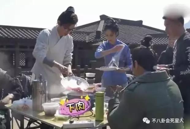 戴美瞳可以哭吗，戴美瞳可以哭吗美瞳不见了（近视眼的明星都是怎么拍戏的）