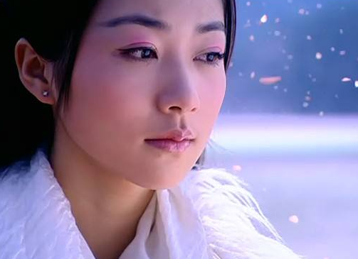 韩雪18岁时还是挺漂亮，韩雪才是被羡慕的人生吧