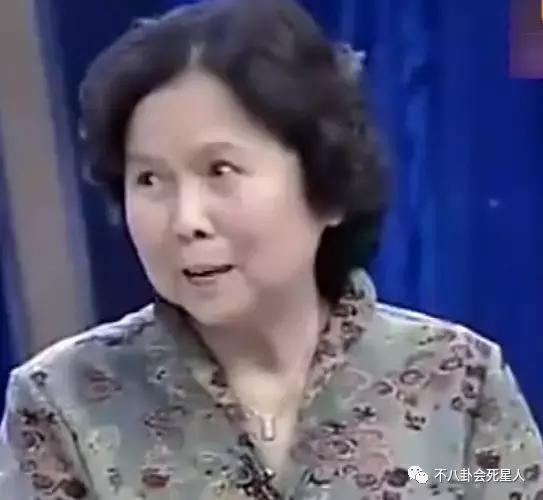戴美瞳可以哭吗，戴美瞳可以哭吗美瞳不见了（近视眼的明星都是怎么拍戏的）