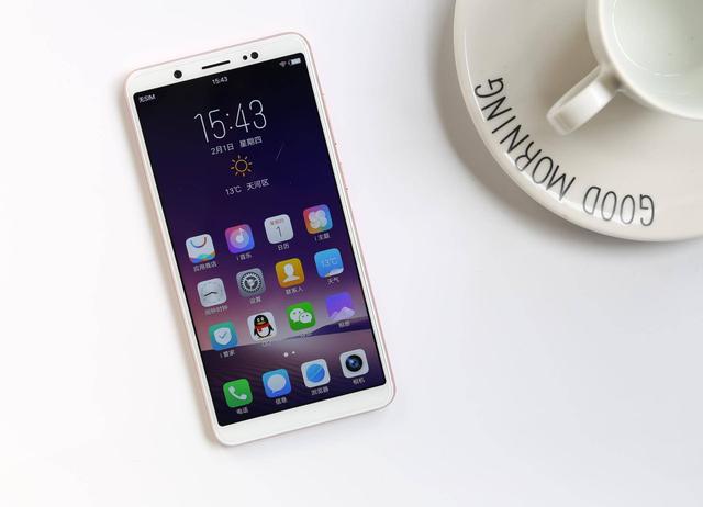 vivo y75评测，vivo应用商店官网（这部机玩一年都有感觉）