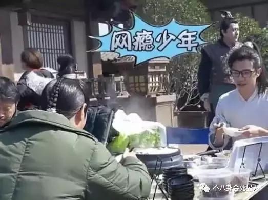 戴美瞳可以哭吗，戴美瞳可以哭吗美瞳不见了（近视眼的明星都是怎么拍戏的）