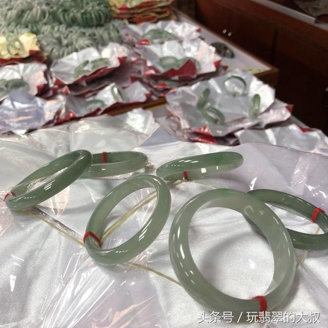 翡翠abc货的区别，翡翠abc货的区别是什么（什么是A货翡翠）