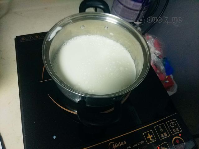 在家如何做奶茶，自己在家里如何做奶茶（别再傻傻的花二三十去外面买奶茶）