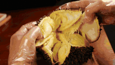 发蜡可以带上飞机吗，男士发蜡可以带上飞机吗（我裤子都脱了为什么还过不了安检）