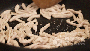 蒜苗炒肉的做法，蒜苔炒肉的做法家常菜视频（蒜苔炒肉的做法）