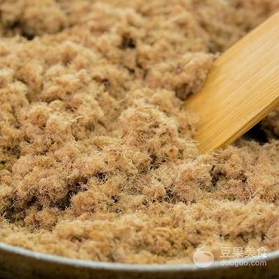 在家里怎么制作牛肉松，在家里怎么制作牛肉松露（牛肉松的做法）