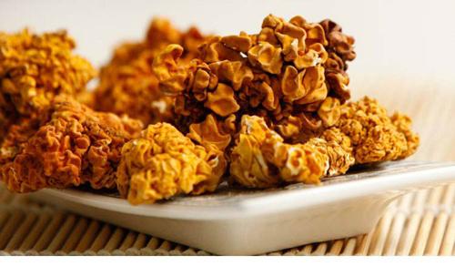 金耳的功效与作用，野生金耳的功效与作用（金耳和银耳的区别有哪些）