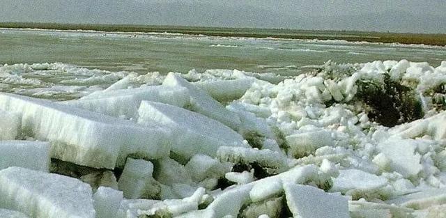 江河决堤的意思，决堤的意思（汛期、洪水期、水灾、凌汛）