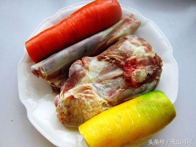 红萝卜羊肉的正宗做法，这才是胡萝卜和羊肉最绝的做法