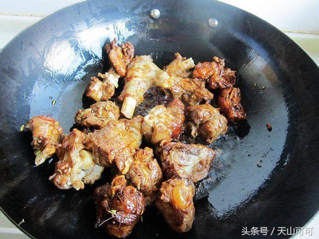 红萝卜羊肉的正宗做法，这才是胡萝卜和羊肉最绝的做法