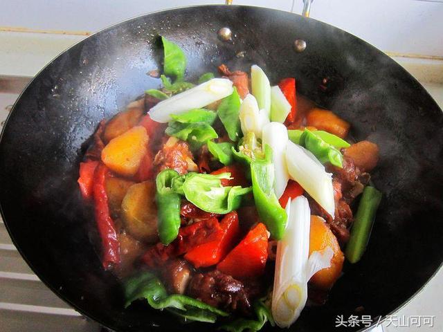 红萝卜羊肉的正宗做法，这才是胡萝卜和羊肉最绝的做法