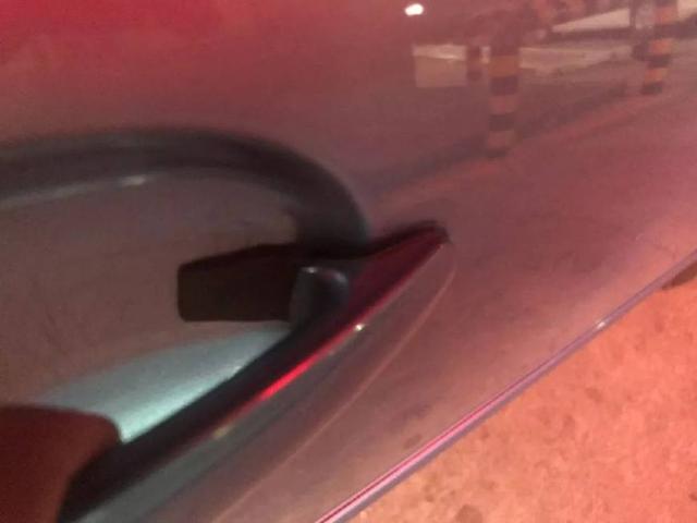 门把手垫片怎么拆，门把手垫片怎么拆除（快看看你的车门把手有没有被塞这个东西）