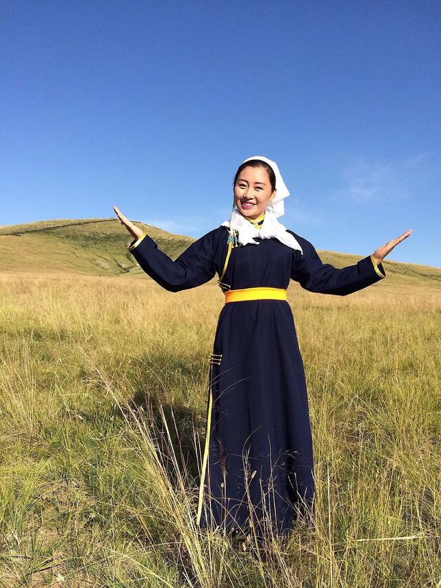 著名蒙古族女歌手图片