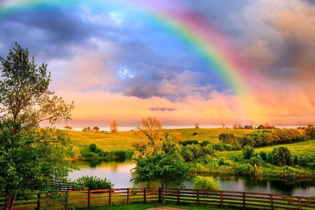 彩虹是什么意思，彩虹的寓意和象征（造就了五彩斑斓美不胜收的彩虹）