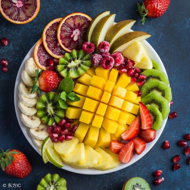 橘子怎么剥好看,橘子剥好图片(摆出年夜饭焦点的创意简单漂亮水果拼盘