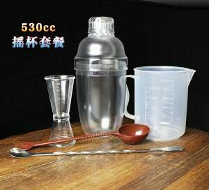 雪克是什么意思，雪克是啥意思（奶茶店必备工具—雪克壶的注意事项和使用讲解）