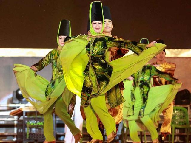 突厥人是白种人还是黄种人，鞑靼人是黄种人还是白种人（突厥人不是维吾尔族先民）