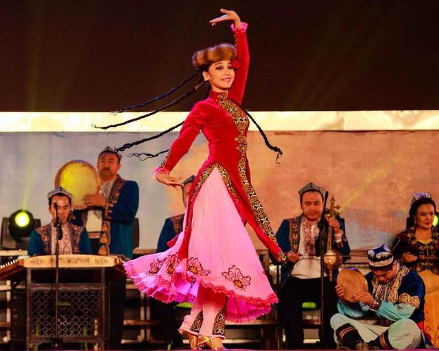 突厥人是白种人还是黄种人，鞑靼人是黄种人还是白种人（突厥人不是维吾尔族先民）