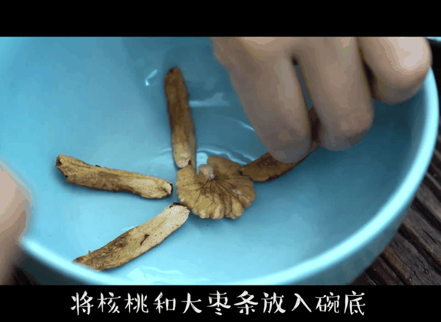过年吃年糕的寓意，过年吃年糕寓意（吃完就能学业工作步步高）