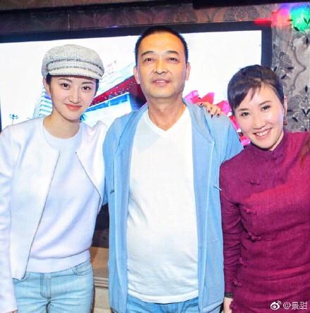 景甜 爸爸是谁，景甜 的父亲（景甜晒全家福庆除夕）