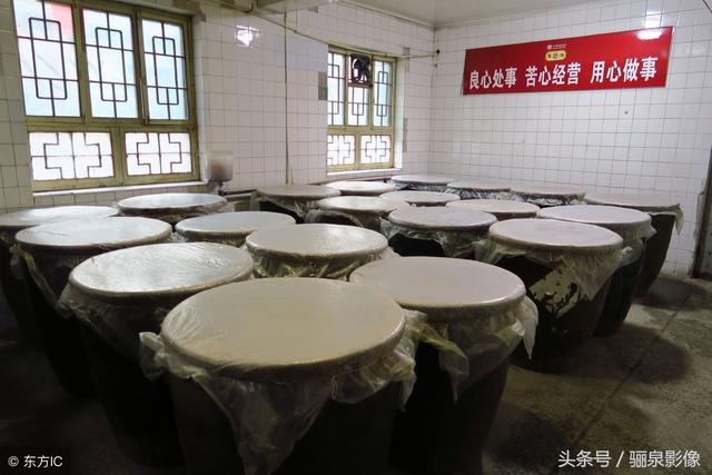 山西老陈醋的特点，山西老陈醋到底有何特色（以色、香、醇、浓、酸五大特征著称于世）