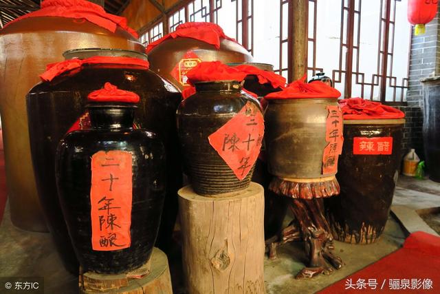 山西老陈醋的特点，山西老陈醋到底有何特色（以色、香、醇、浓、酸五大特征著称于世）