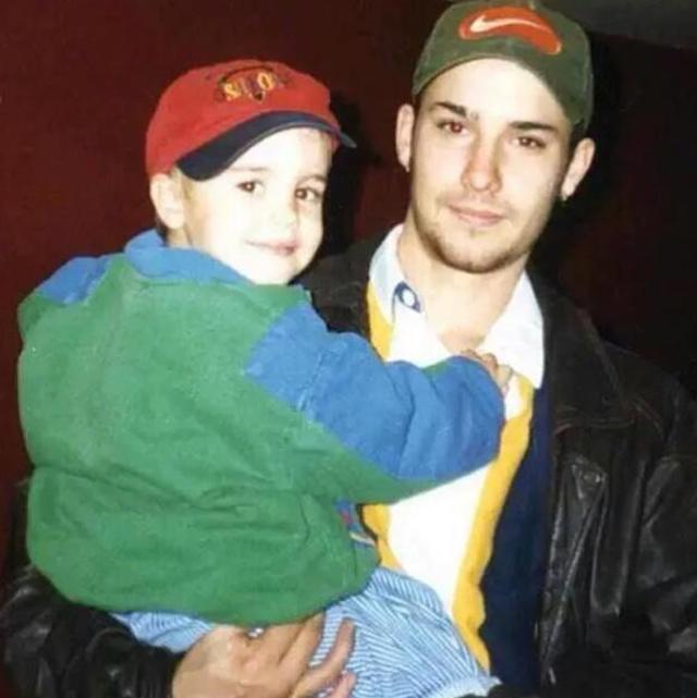 贾斯汀比伯头像，贾斯汀比伯微信（携手出席的Jelena甜过情人节）