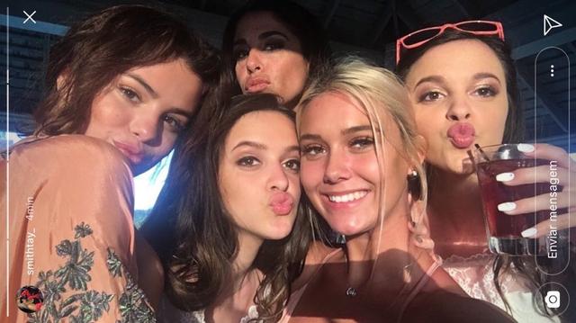 贾斯汀比伯头像，贾斯汀比伯微信（携手出席的Jelena甜过情人节）