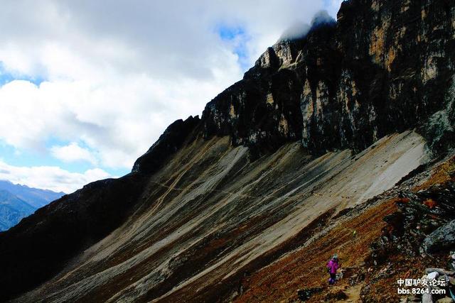 洛克王国的轻风山在哪，洛克王国轻风山在哪（五天路程三天半超额走完~风景独步）