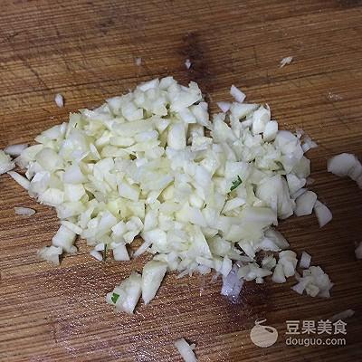 凉拌木耳的做法，老乡鸡凉拌木耳的做法（凉拌木耳的做法 最正宗的做法）