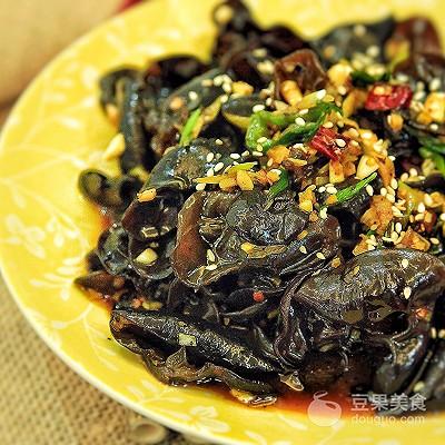 凉拌木耳的做法，老乡鸡凉拌木耳的做法（凉拌木耳的做法 最正宗的做法）