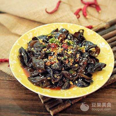 凉拌木耳的做法，老乡鸡凉拌木耳的做法（凉拌木耳的做法 最正宗的做法）
