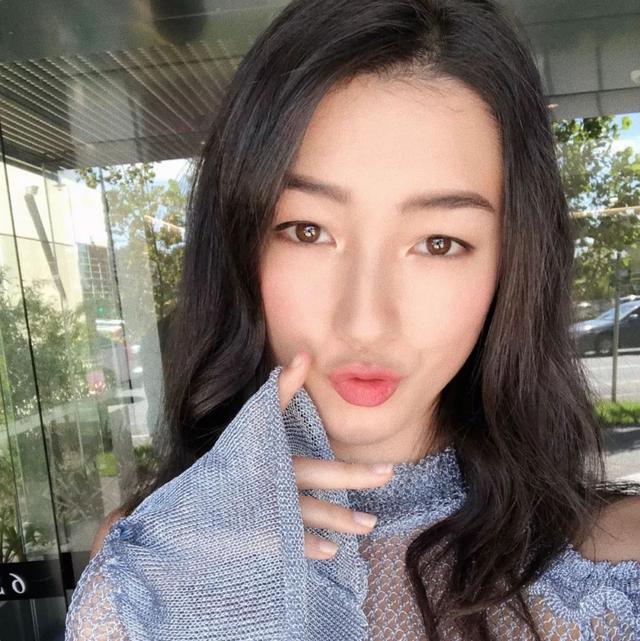 美宝莲纽约光影修容粉好用吗，美宝莲纽约光影修容粉好用吗知乎（素颜的Baby暴露了这里）