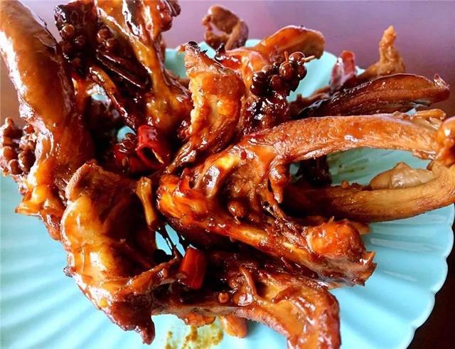 鸭头怎么吃，鸭头怎么处理干净（鸭零件可以这样吃）