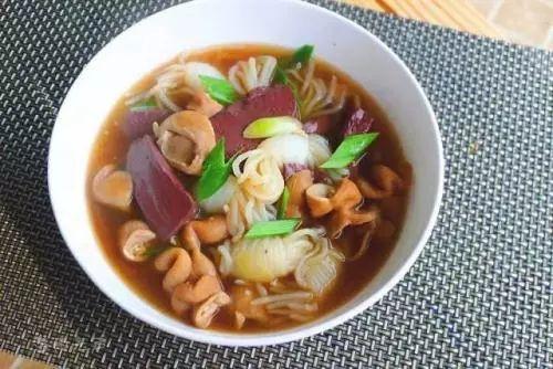 鸭头怎么吃，鸭头怎么处理干净（鸭零件可以这样吃）