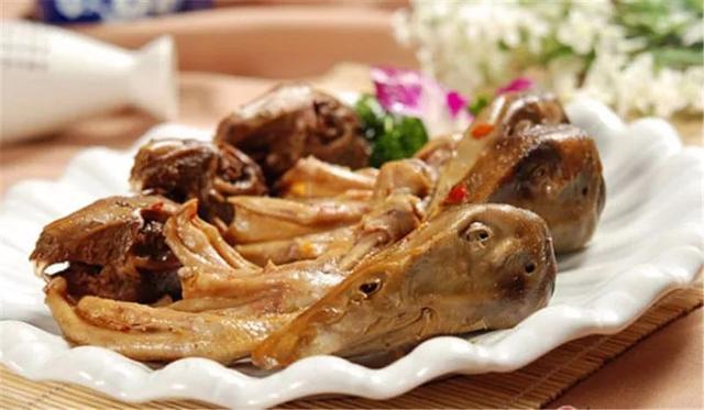 鸭头怎么吃，鸭头怎么处理干净（鸭零件可以这样吃）