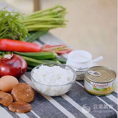 日式便当制作方法，日式便当制作方法步骤（<日式蛋包饭+芦笋>）