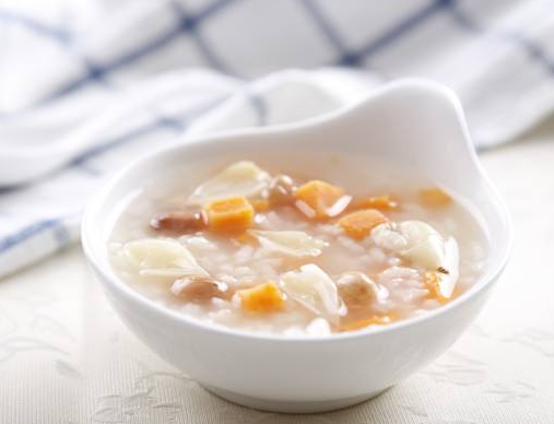 百合粥的做法和功效，百合莲子粥的做法（有清肺止咳功效可适量食用）
