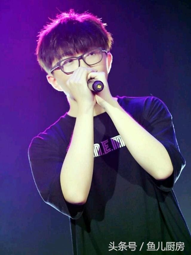 无问歌词，无问歌词完整版（毛不易的《无问》如一封“音乐情书”）