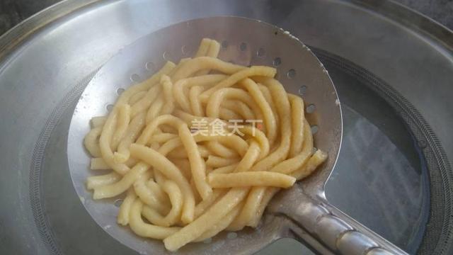 玉米面条怎么做，玉米面条怎么做好吃简单的做法（吃点粗粮来消灭你的节日脂肪吧）