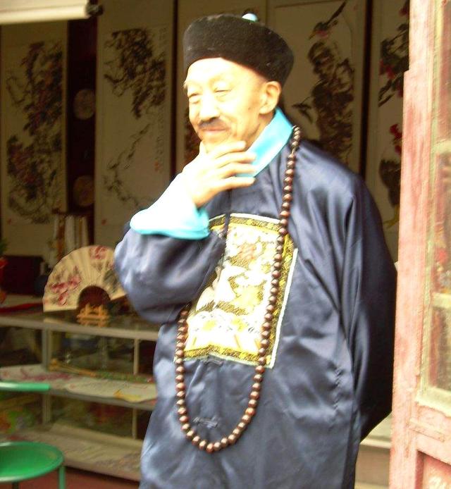 十年寒窗的意思，十年寒窗苦读书是什么意思（县太爷写了一副恬不知耻的春联）