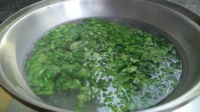 玉米面条怎么做，玉米面条怎么做好吃简单的做法（吃点粗粮来消灭你的节日脂肪吧）