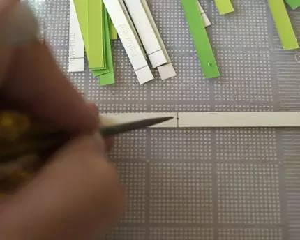 废旧纸杯再利用——灯笼的制作，废物利用纸杯手工制作大全灯笼（美美的纸艺小灯笼~）