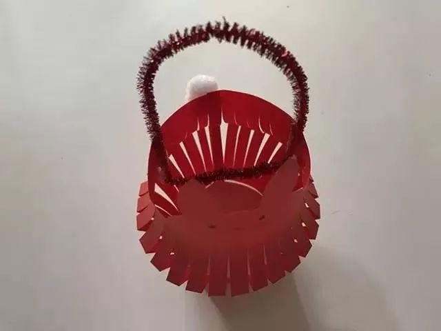 废旧纸杯再利用——灯笼的制作，废物利用纸杯手工制作大全灯笼（美美的纸艺小灯笼~）