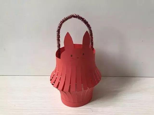 废旧纸杯再利用——灯笼的制作，废物利用纸杯手工制作大全灯笼（美美的纸艺小灯笼~）