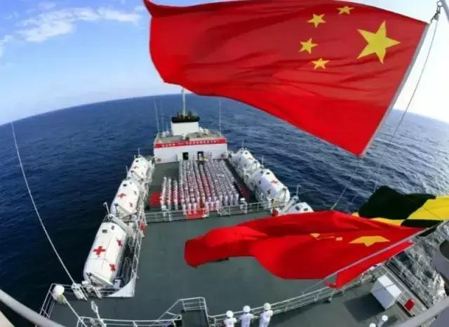 跨立的动作要领间隔多少厘米，跨立的动作标准（海军的这些礼仪常识）