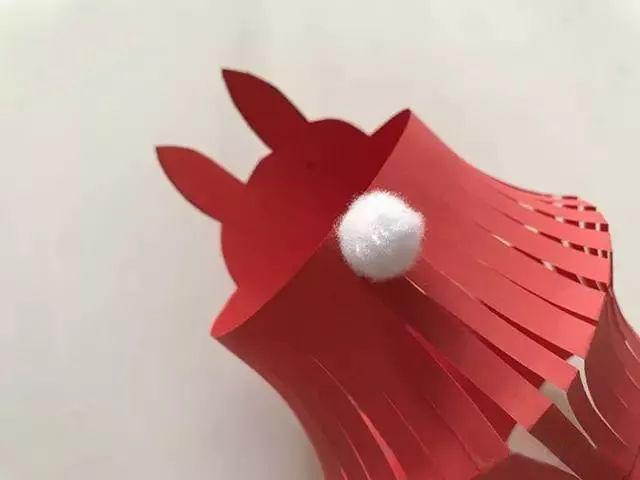 废旧纸杯再利用——灯笼的制作，废物利用纸杯手工制作大全灯笼（美美的纸艺小灯笼~）