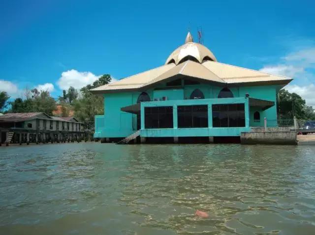 文莱在哪里，文莱在中国的哪个位置（超高福利的亚太首富——文莱）